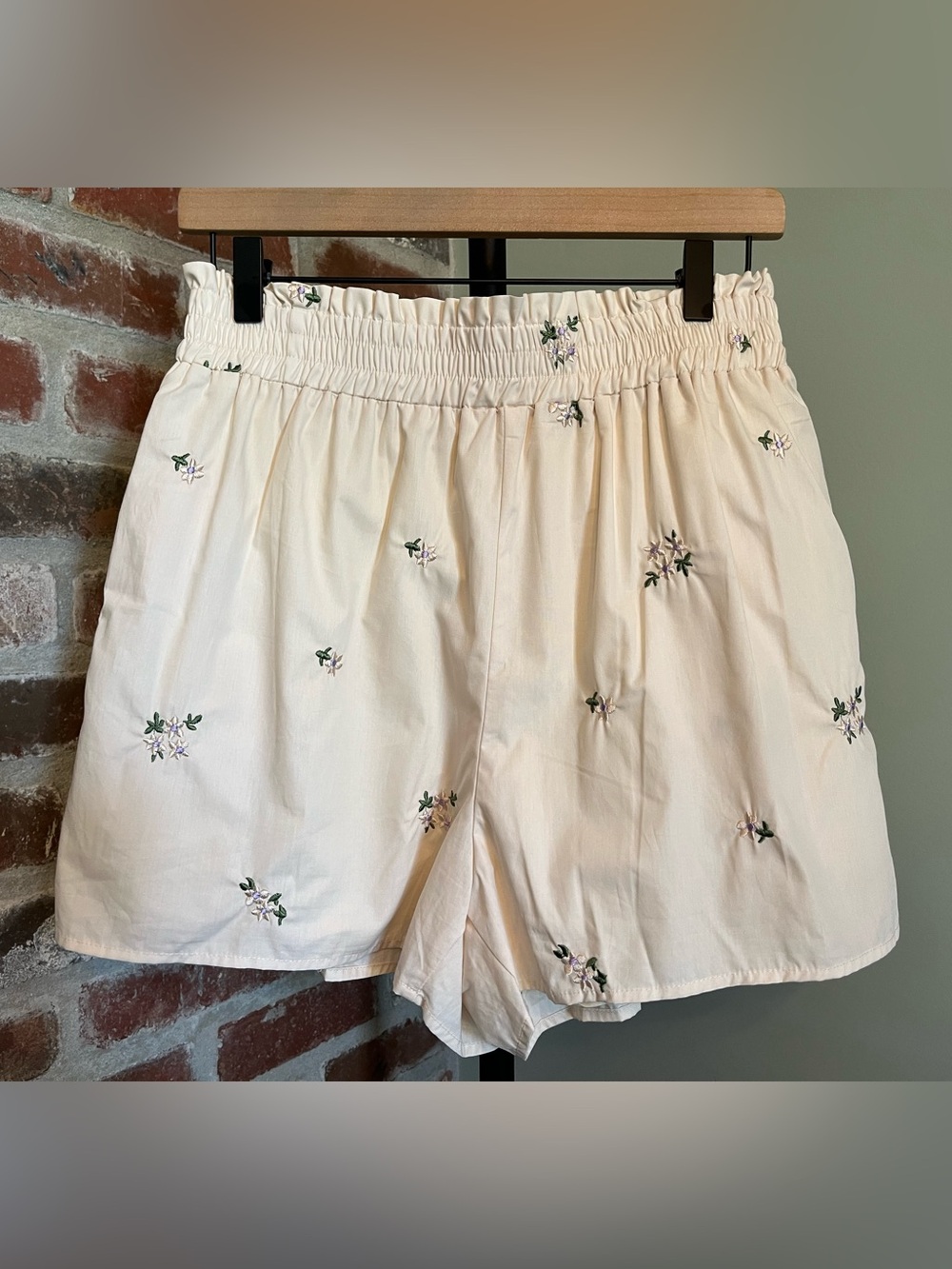 By February high waist floral print short | size large